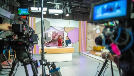 Ekranın Arkası: TV Şovlarının Perde Arkası Sırları