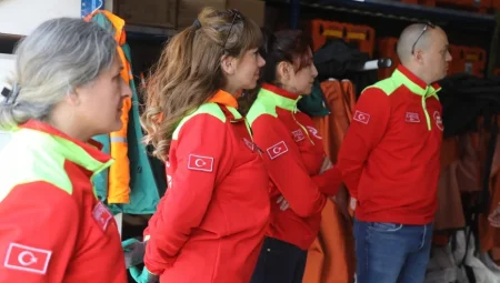 Çankaya Belediyesi’nin gönüllü arama kurtarma ekibi ‘ÇABUK’ sahaya inmeden eğitimle hazırlanıyor